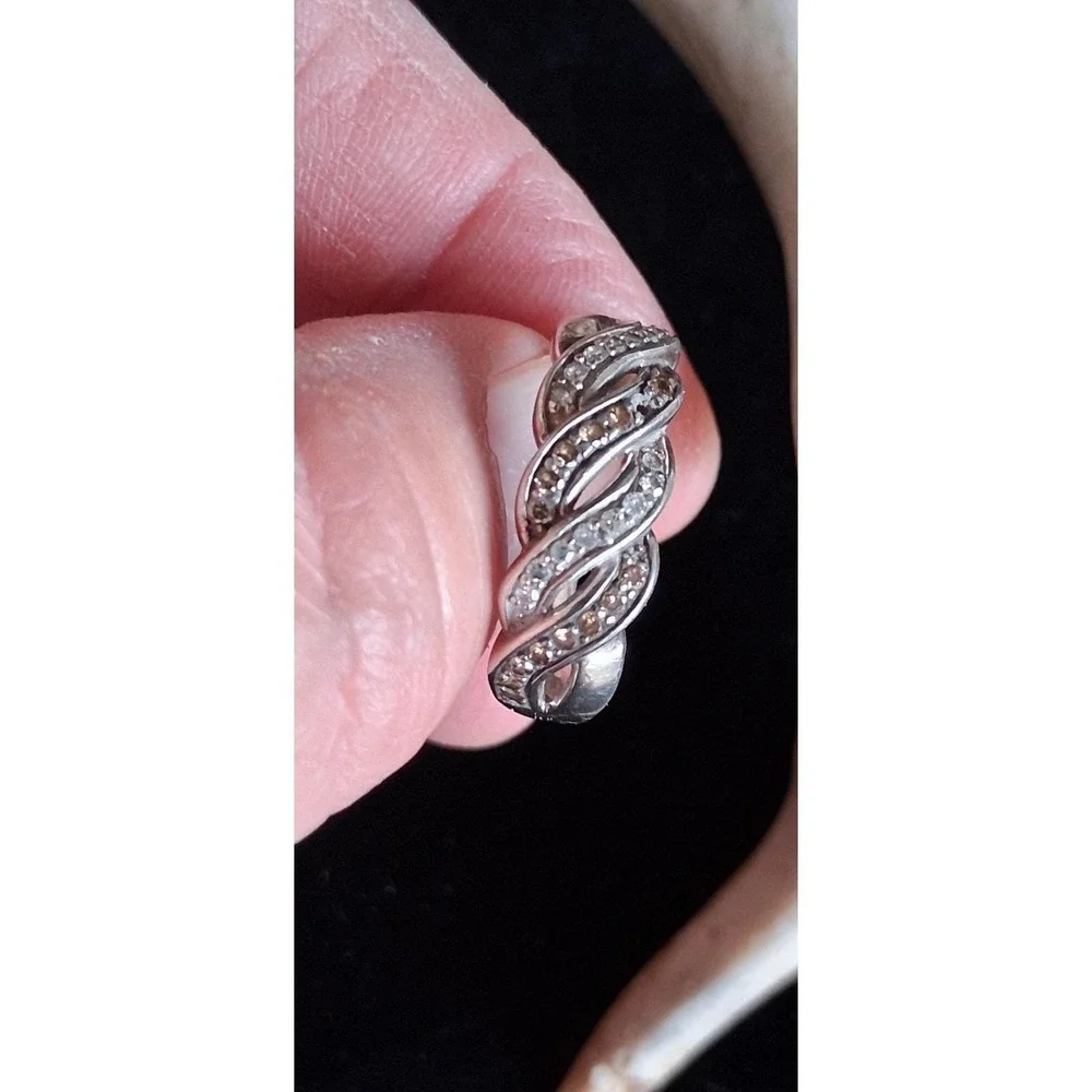 Affinity Sterling Silver 925 Champagne and White Diamond Twist Band Ring. Size 8